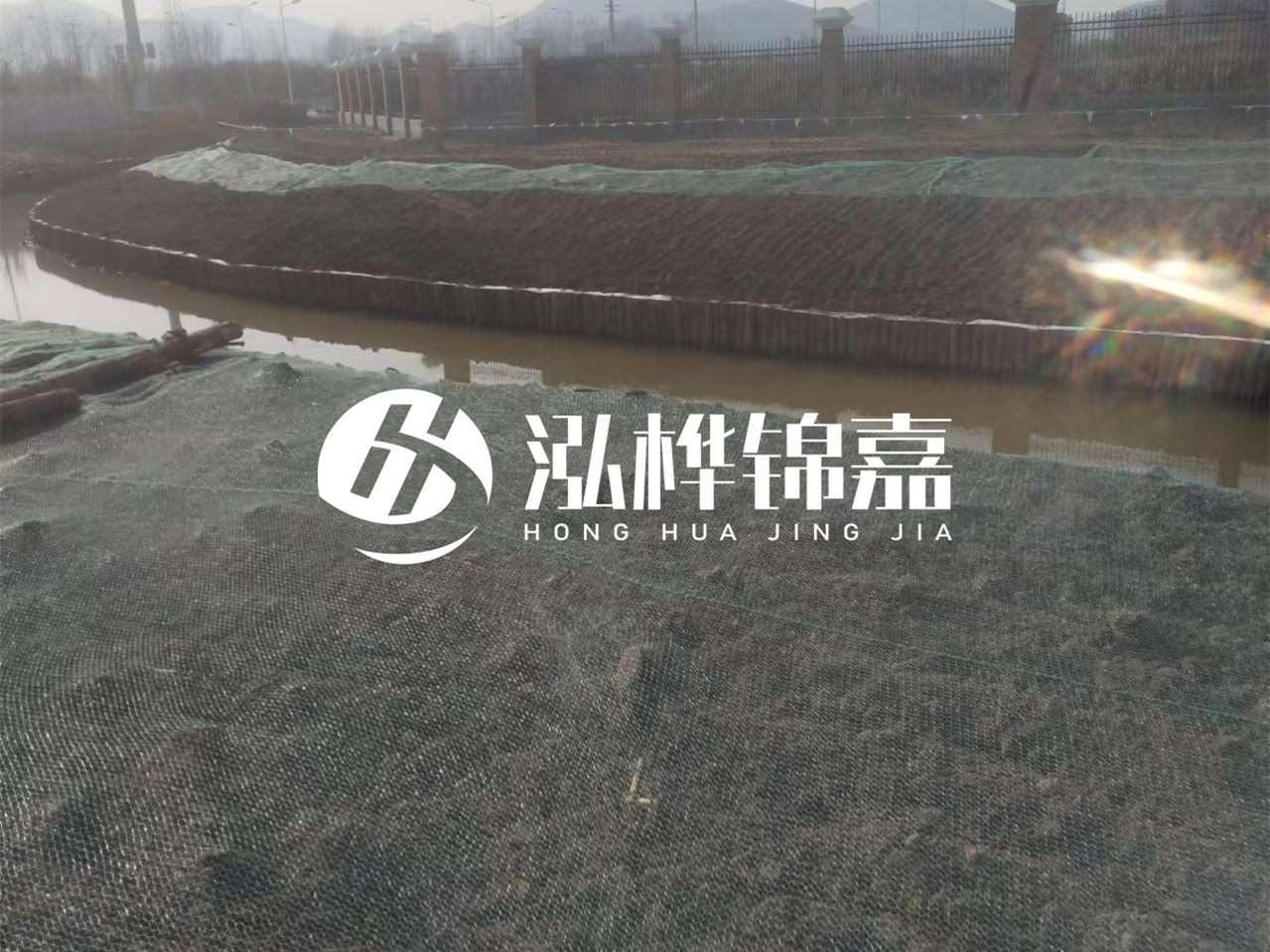 河道木樁打不下去怎么辦？河道打樁木能在水里使用多少年？